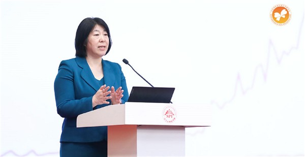 北京师范大学心理学院教授许燕北京师范大学心理学院教授许燕发言时