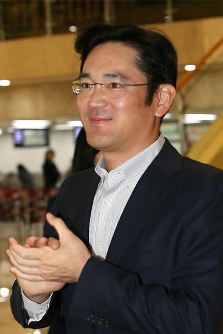 回顾从播音员到掌门人李健熙狼性打造三星帝国曾烧15万件产品也曾痛失