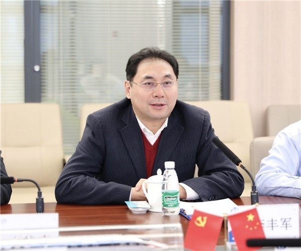 中汽创智ceo李丰军总表示:"中汽创智以研发绿色低碳,智慧安全,极致