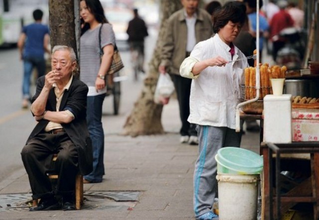 这意味着,那些经常开着老头乐穿梭大街小巷的大爷,大妈们,只要身体