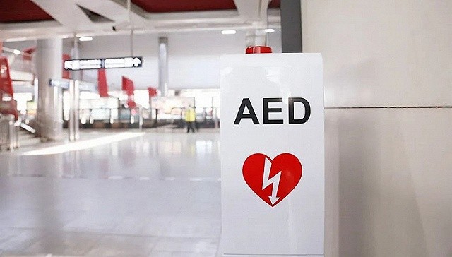 广州地铁配置aed急救设备由公益机构捐赠