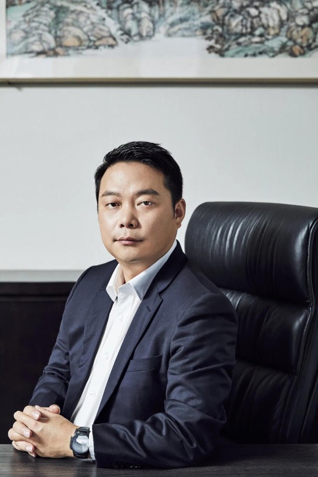 雅居乐控股副总裁王海洋三度获封中国十大地产年度ceo_财富号_东方财