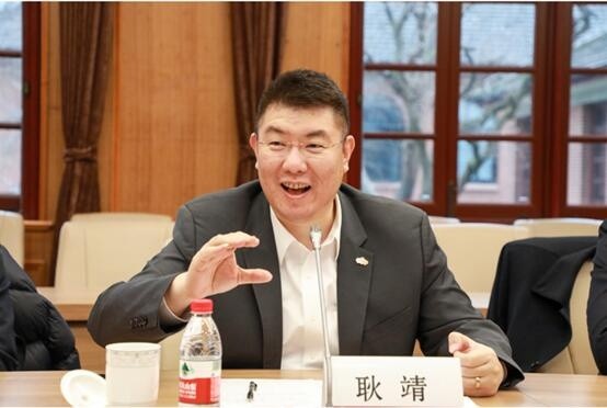 来源/网络2014年,随着耿靖的加入,绿地金融也从一家"公司金融"进化成