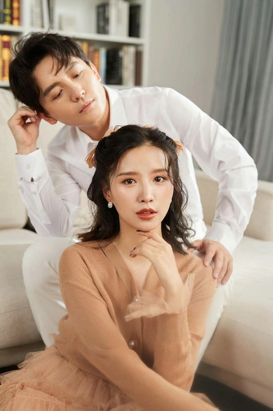 张杨果而百克力圣诞写真曝光 温馨满满爱意十足