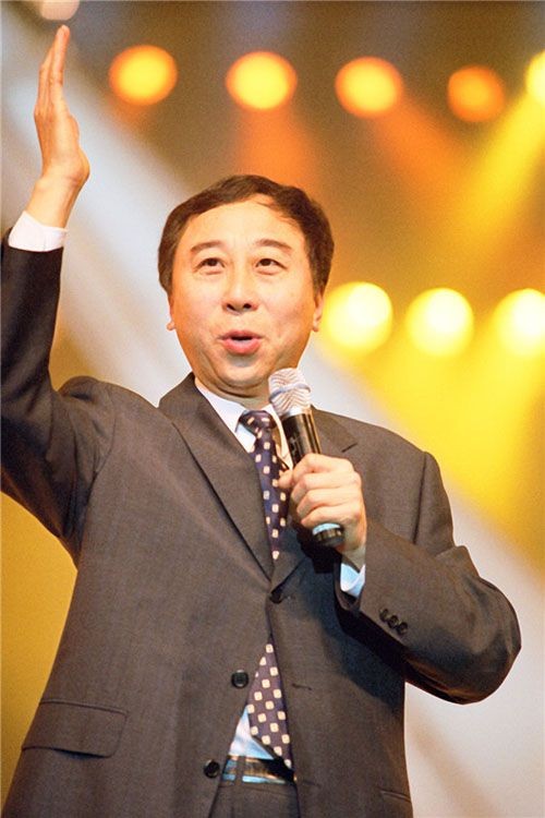 冯巩做核酸检测被认出网友我们想死你了