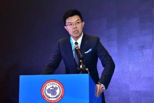 据自媒体券商人事爆料,中金资本韩涛和杨雅威婚内出轨,同时表示二人打