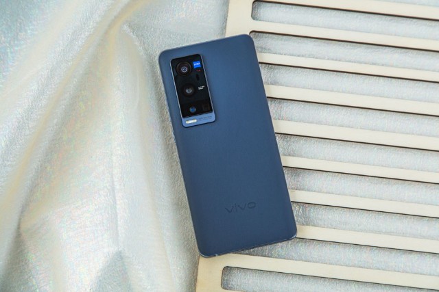 双主摄t镀膜超大杯vivox60pro评测