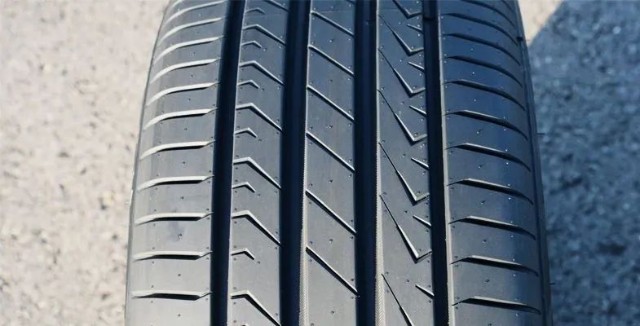 森麒麟qirin990荣获民族品牌年度高性能轮胎称号