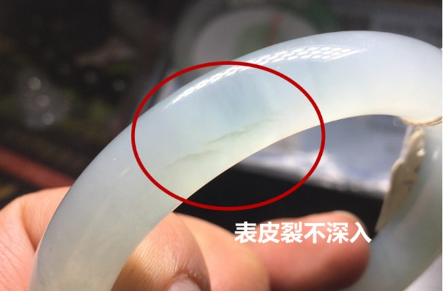 还在纠结翡翠的纹裂棉哪个对翡翠价值的影响最大图文教会你