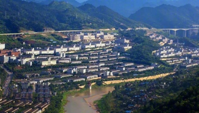 茅台股东户均亏损526万！公募一哥从“男神坤坤”成“菜菜坤”