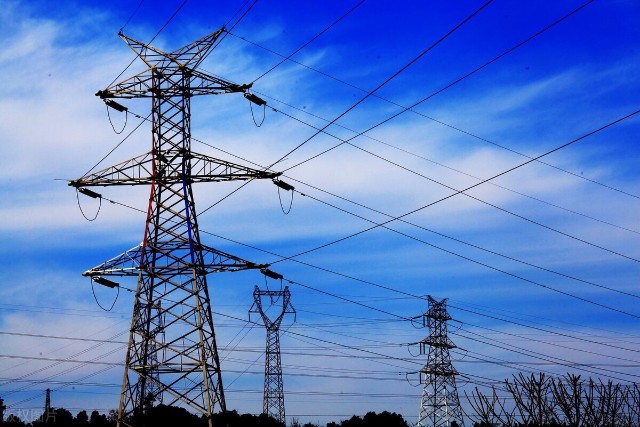 山西首台特高压电网配套百万机组并网成功