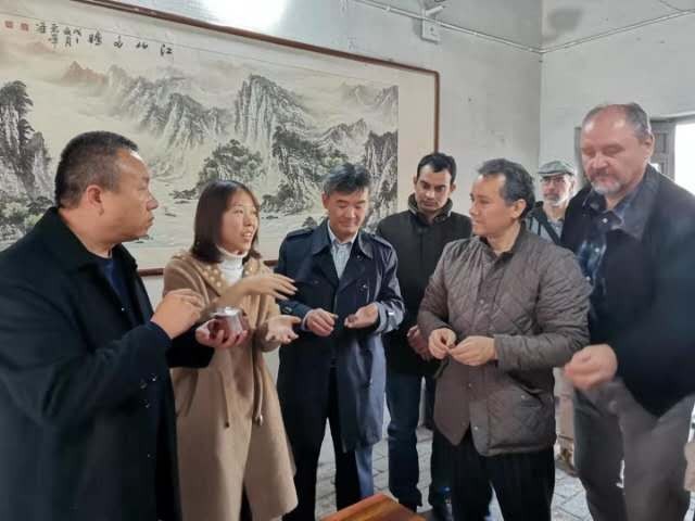 中国专业人才库紫砂、陶瓷研究鉴定发展中心成立，落户山西乡宁县