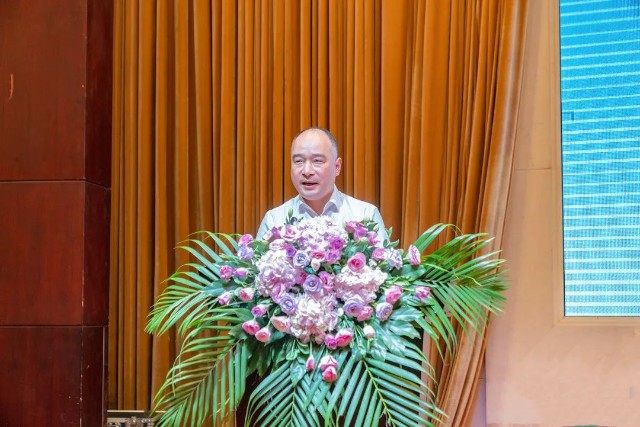 叶峰春:从珠宝匠人到创办叶氏精工,他说要打造百年首