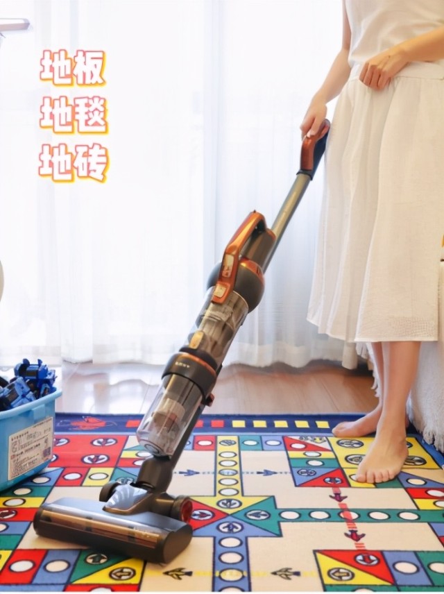 两个手指也能轻松推动，莱克立式吸尘器让全屋清洁超轻松