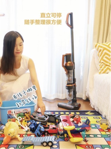 两个手指也能轻松推动，莱克立式吸尘器让全屋清洁超轻松