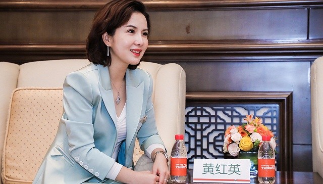 平安人寿首席营销官黄红英温暖守护每个认真生活的你