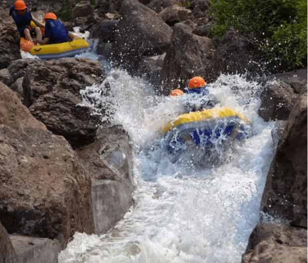 密云旅游宿清凉谷鑫阳博客民宿体验独一无二的高山滑水爽翻天