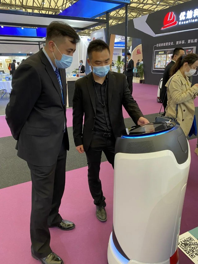 童宁:第一个,我认为我们这个行业总体上来讲还是属于探索期.