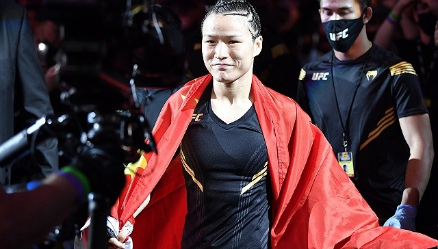 姜沐堯北京時間4月25日上午,在美國佛羅里達州進行的ufc261賽事中