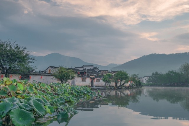 摄图网_501581718_banner_中国最美古村安徽宏村自然风光（非企业商用）.jpg