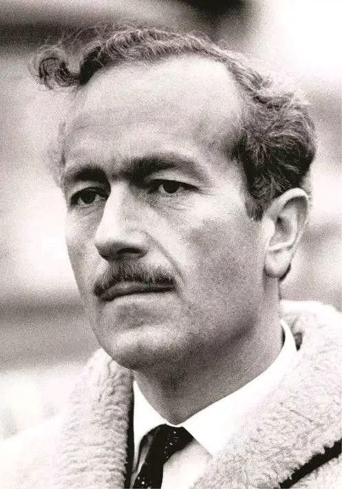 柯林查普曼强调的"人车合一",就是追求极致的同步与协调.