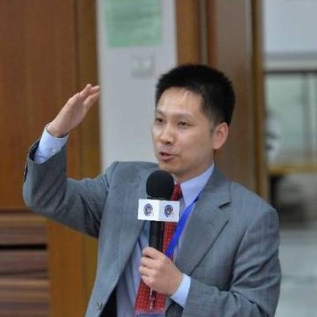 复旦管院战略落地总经理课程上,冯天俊教授和高老师围绕产品运营和爆