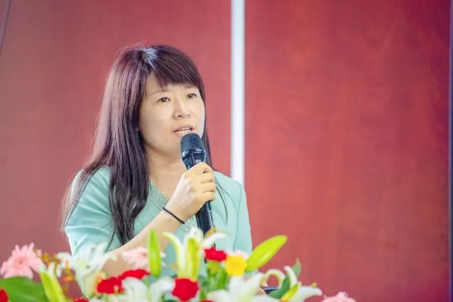 全球中国企业法务协会(cacc)副秘书长王琳琳分别从调查背景,数据反馈