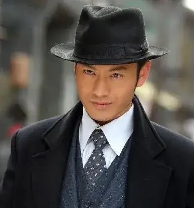 中国合伙人说散就散投资43家公司资本大佬黄晓明的财富版图