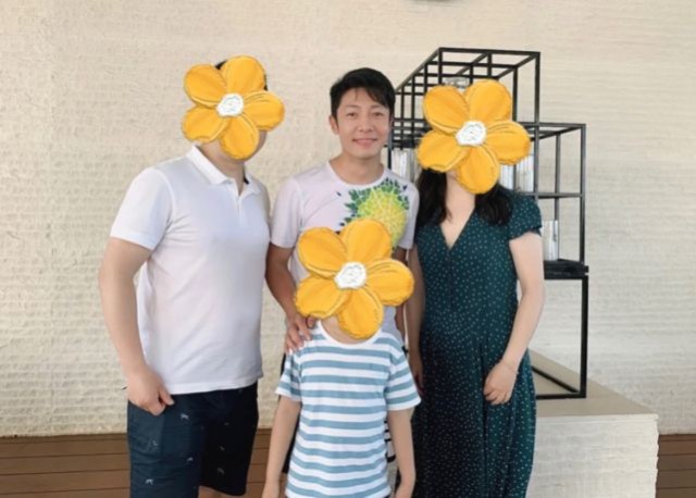 撒贝宁32岁外籍娇妻李白被偶遇皮肤白皙身材苗条