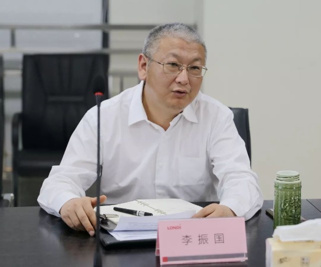 近年来,还有一位财富黑马,也出生在河南,他就是隆基股份的李振国.