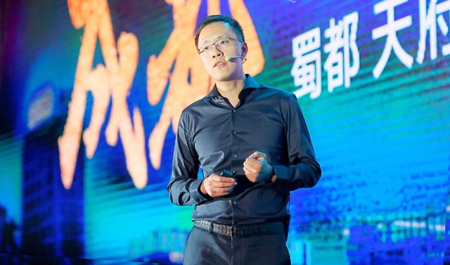 龙湖成立地产航道2024年各航道总营收拟超1000亿