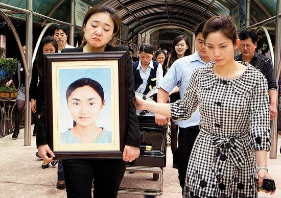 丛飞:一生救助183个贫困儿,和妻子双双早逝,留下年仅5岁的女儿