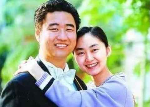 丛飞一生救助183个贫困儿和妻子双双早逝留下年仅5岁的女儿