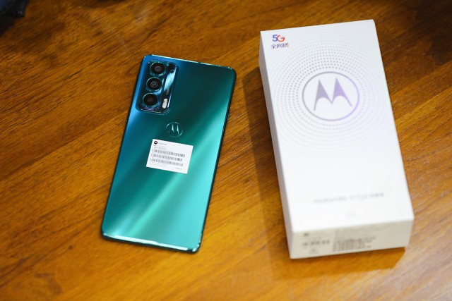 摩托罗拉edge轻奢版评测1亿像素全场景超清画质轻薄时尚酷炫集大成者