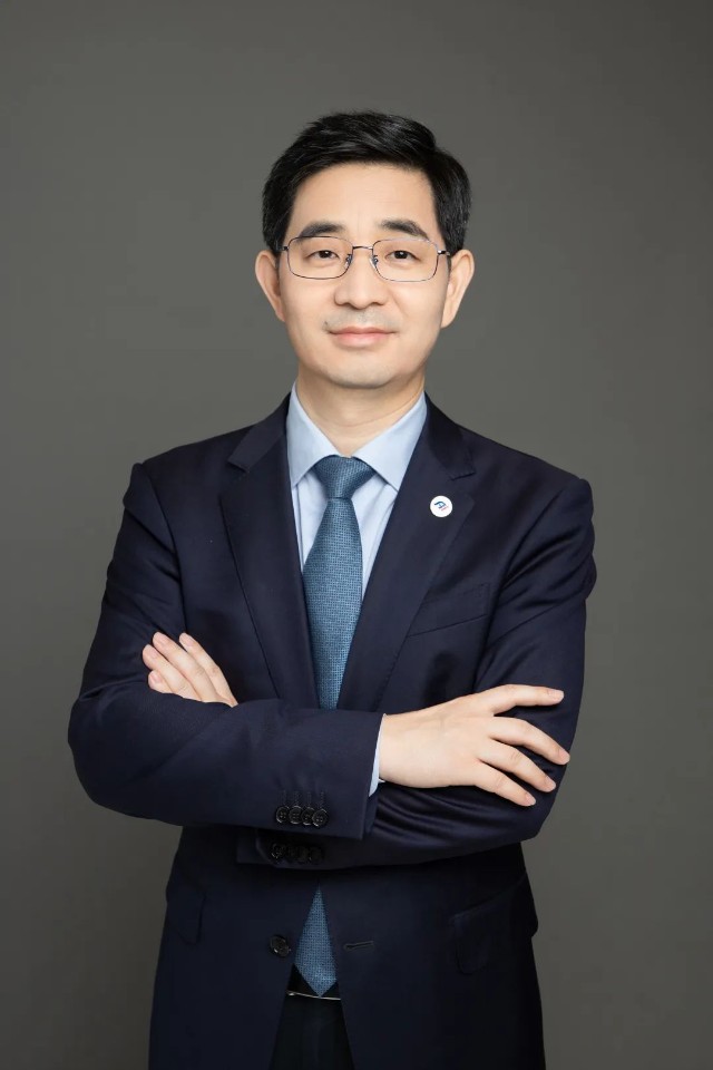 工业富联董事长李军旗双轮驱动助力数字化转型三路径切入新能源汽车