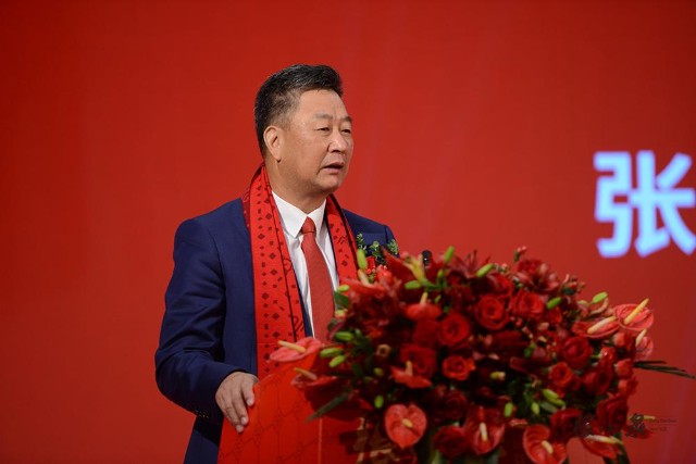 ipo前,张国标和张樟生兄弟通过张小泉集团持股64.