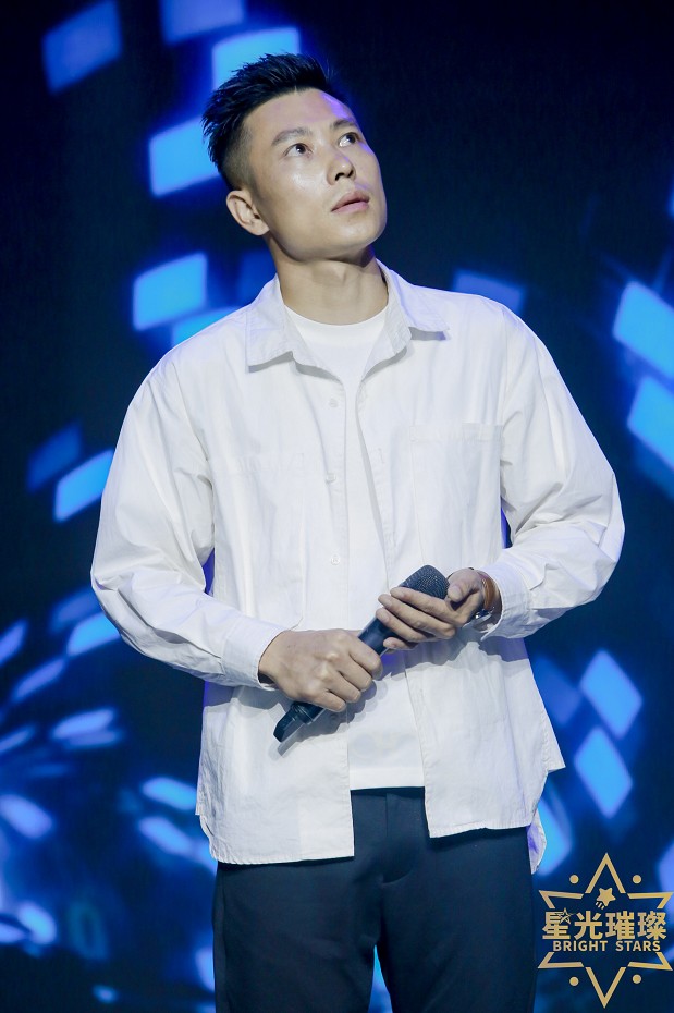 歌手彭宇参加中央电视台迎中秋庆国庆主题节目荣获冠军恭喜