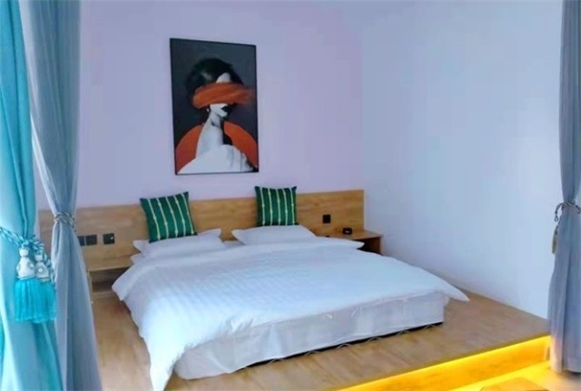 北京延庆永宁古城山田心居民宿门前河水清澈见底乡野浪漫幻想