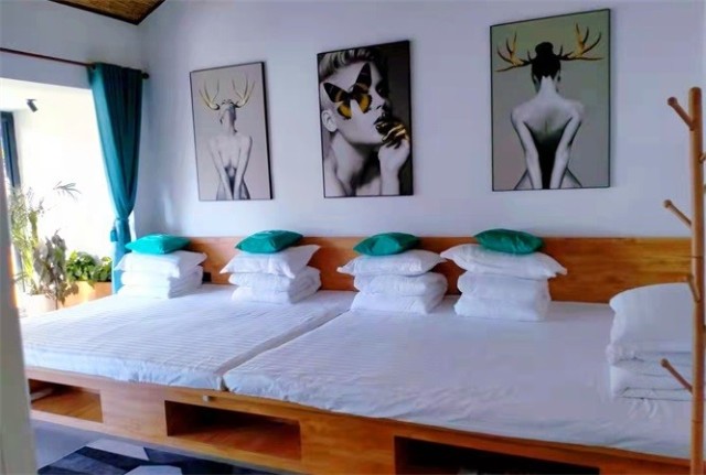 北京延庆永宁古城山田心居民宿门前河水清澈见底乡野浪漫幻想