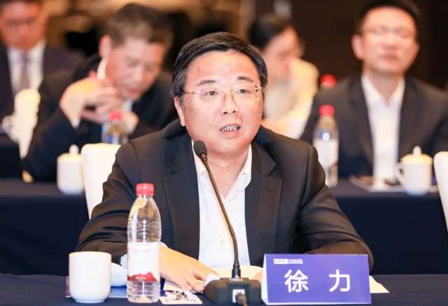 上海农商银行党委书记,董事长 徐力徐力提到,银行有商业利益的追求,但