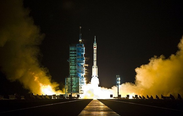 【图集】从"神舟一号"到"神舟十三号":22年,每一步都在创造历史_财富