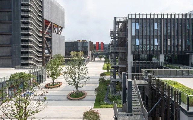 深圳粤港澳青年创业区一期高技派与中国传统建筑文化的碰撞