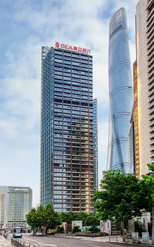 东亚银行金融大厦《投资时报》记者   齐文健金庸先生笔下的武侠世界