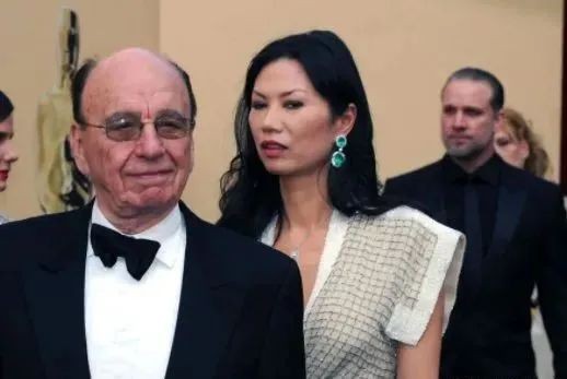 五十一岁的邓文迪离婚六年后再获前夫260亿遗产她是怎么做到的