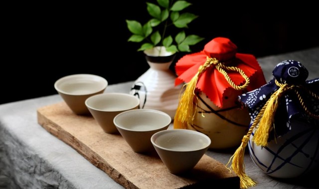 白酒五强前三季狂赚超七百亿？茅台、五粮液后老三争夺战怎么打？