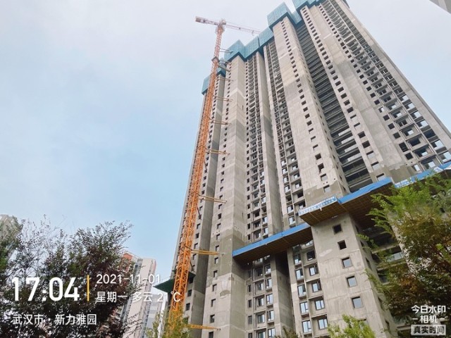实探武汉新力雅园工地正常施工3栋楼有明显进展