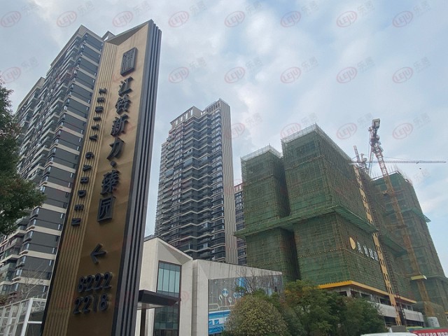 乐居在现场南昌江铃新力臻园施工正常进行交付按合同约定时间