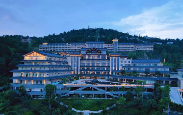 常德热市云顶温泉旅游度假区千年古温泉点亮世外桃源