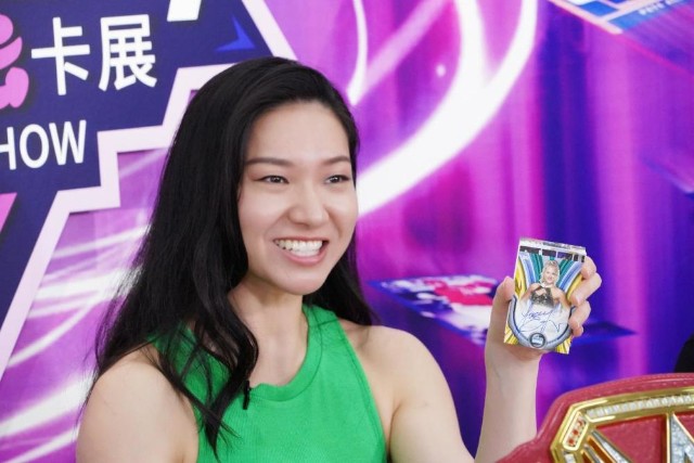 wwe美女主播吴冬妮作为嘉宾参与睿卡潮玩云卡展