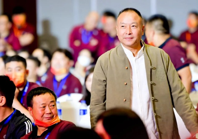 酣客君丰酒业副董事长 佘小兵08从佘总的坚守,看回仁怀酱酒,仁怀酱酒